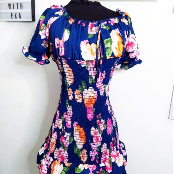 Dresses & Skirts - New summer floral dress